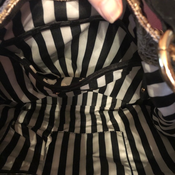 Handbag - Picture 5 of 6